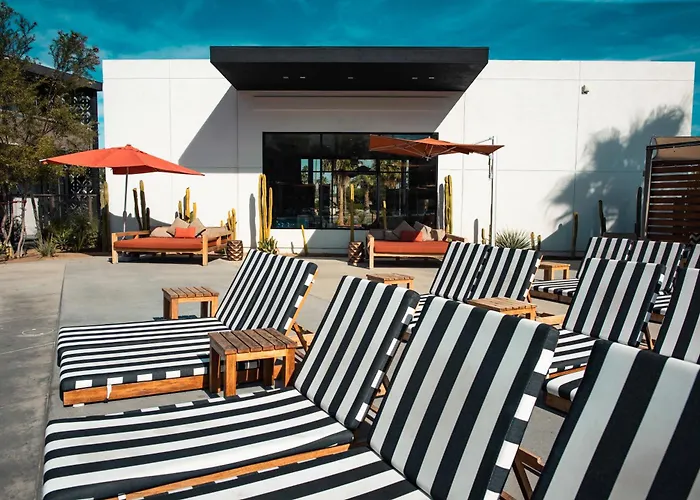 V Capri Palm Springs, A Dolce By Wyndham
