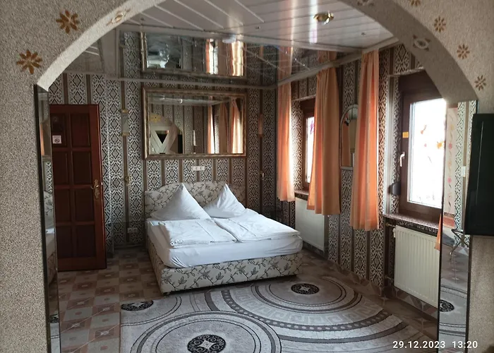 Central Hotel