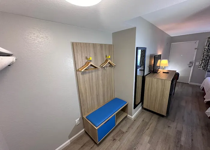 Days Inn By Wyndham San Marcos