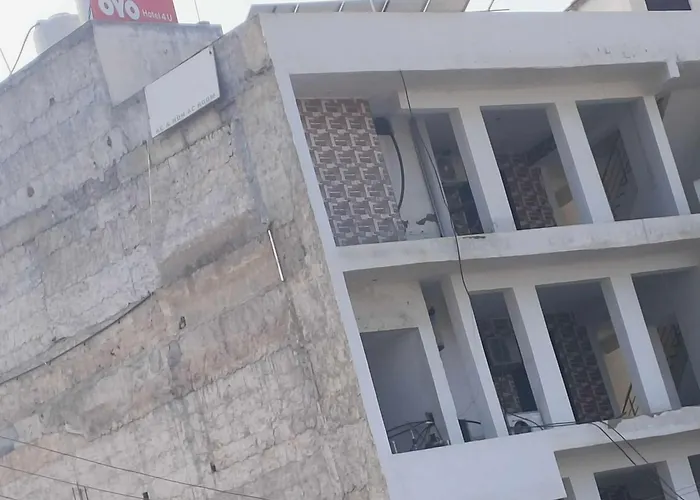 Hotel O U Inn