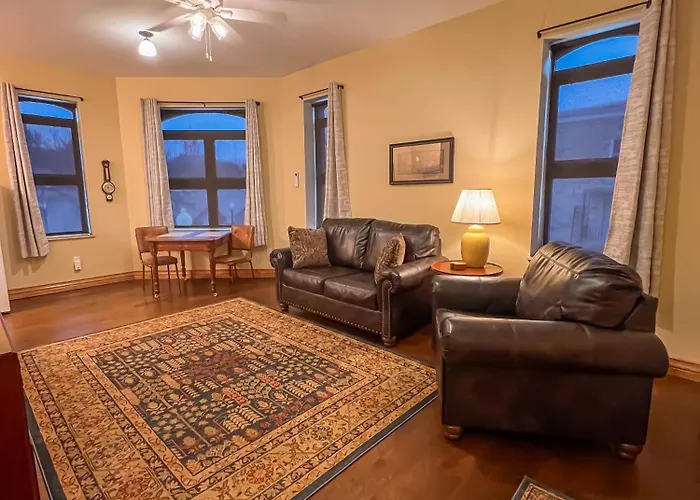 Elkader Suites