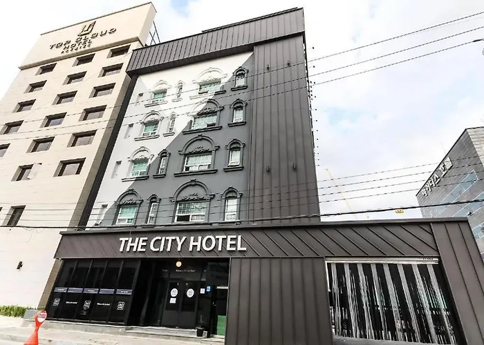 Hotel The City
