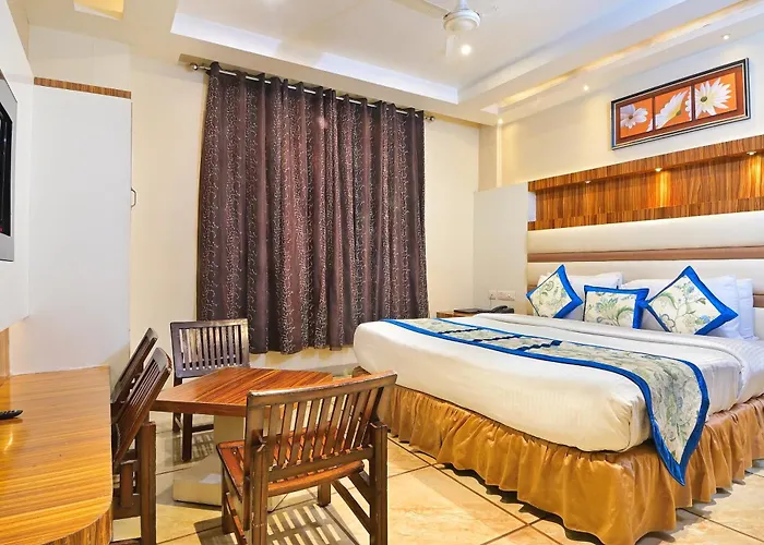 Hotel Hari Piorko Grand - 2 Min From New Delhi Railway Station