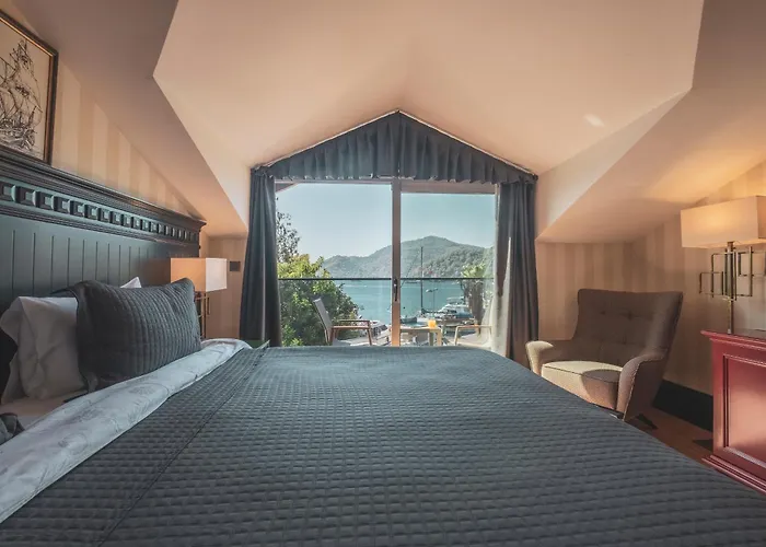 Hotel Marina Bay Goecek