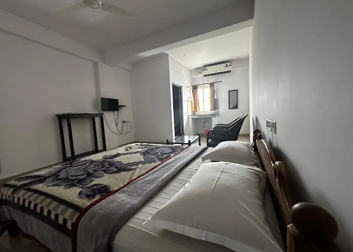 Dubai Hotel & Restaurant Kumarakom