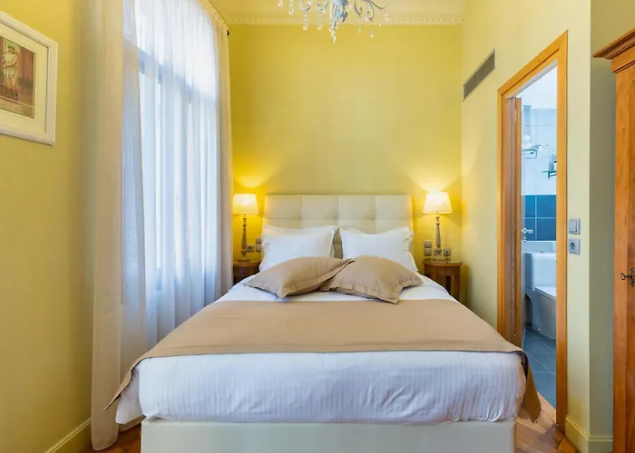 Sweet Home Hotel
