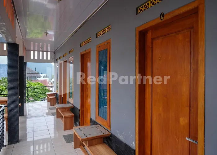 Wisma Giri Mulyo B Near Grojogan Sewu Mitra Reddoorz