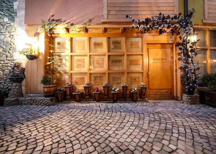 Hotel Carshia E Jupave
