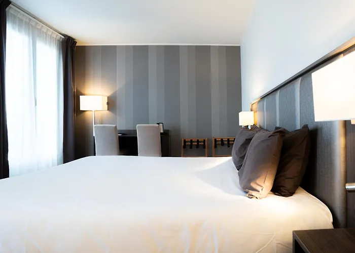 Hotel De Flore - Montmartre