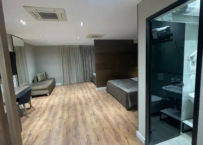 Hotel Oresti Center
