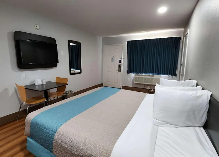 Motel 6-Webster, Tx - Houston - Nasa Lake
