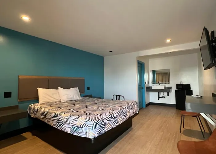 Arlo Motel Near Lax, Sofi Stadium