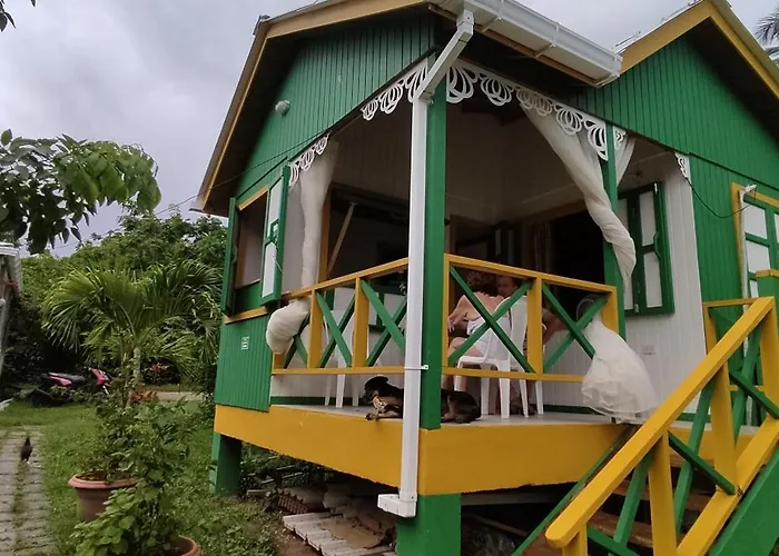 Hotel Yellow Home Providencia Isla