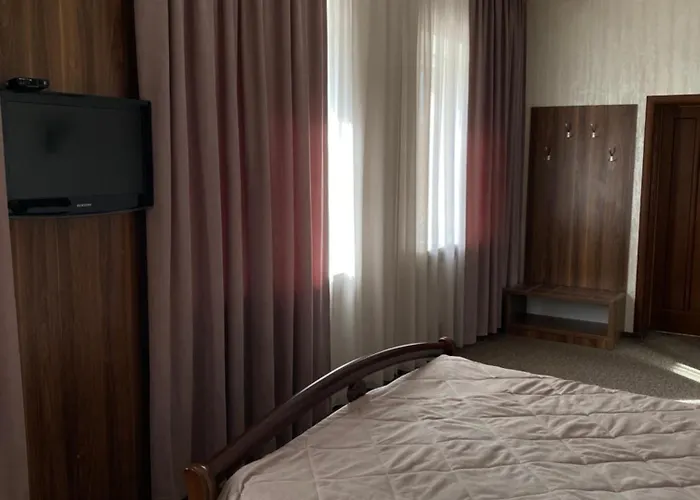 Status Hotel