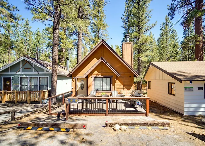 < 3 Mi To Lake: 'Goldilodge' Big Bear Lake Cabin