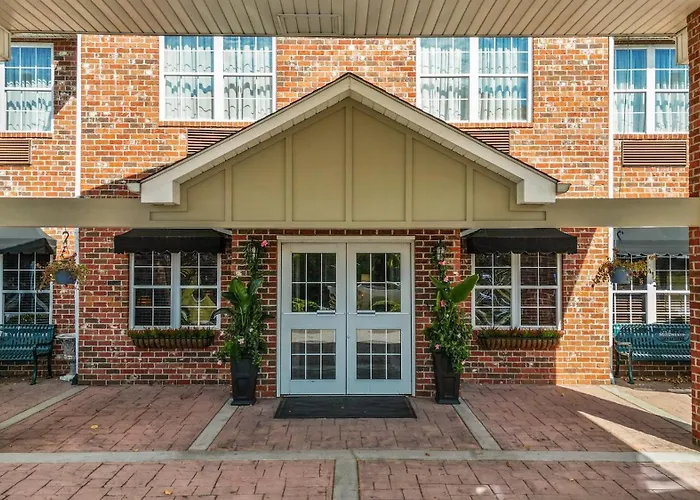 Mountain Inn & Suites Flat Rock