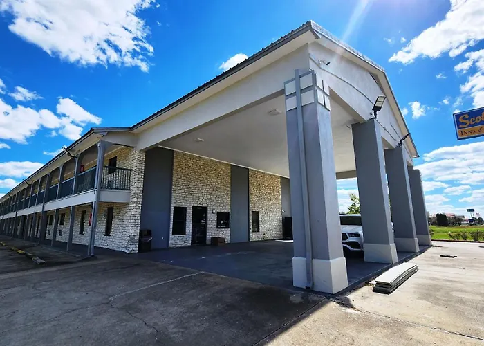 Scottish Inn & Suites