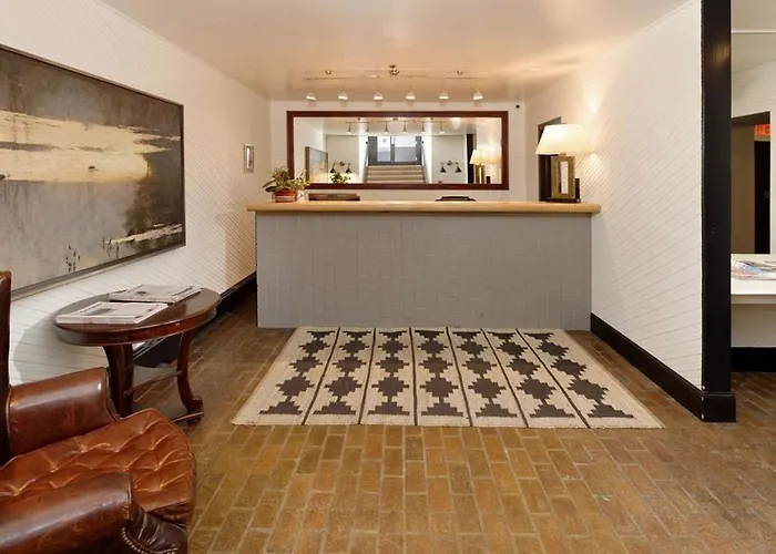 Independence Square Unit 306, Hotel Room With Large Sitting Area & Wet Bar