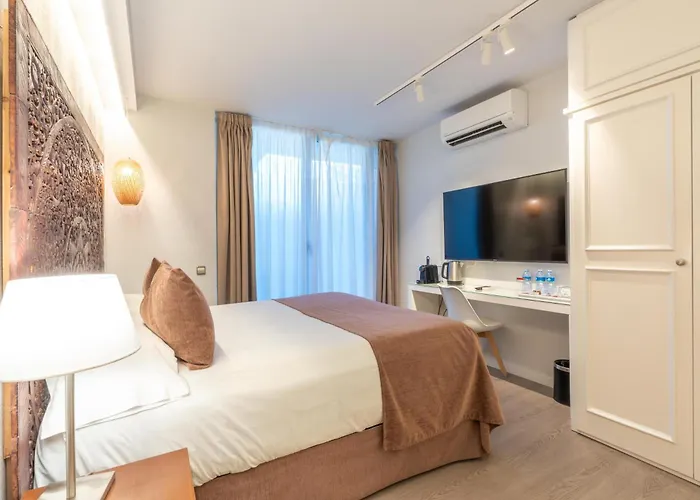 Serennia Fira Gran Via Exclusive Rooms