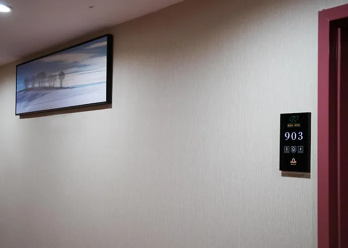 Lic Plaza Hotel