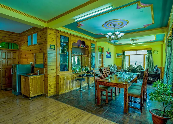 Shree Ram Cottage, Manali ! 1,2,3 Bedroom Luxury Cottages Available