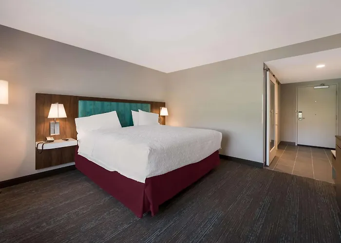 Hampton Inn By Hilton Detroit Southfield