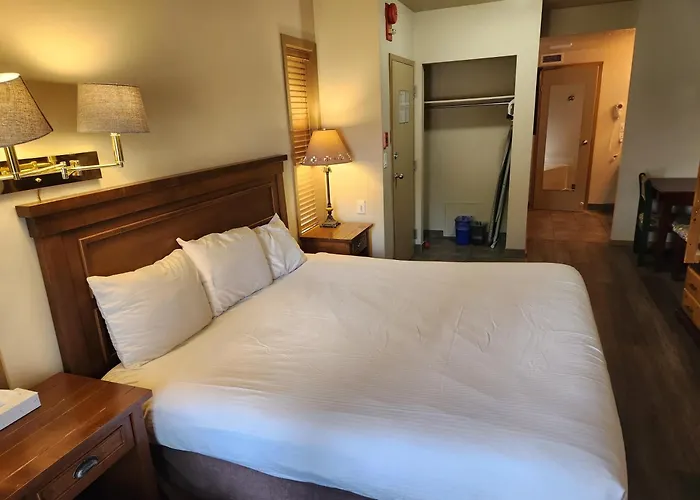 Waterton Lakes Lodge Resort