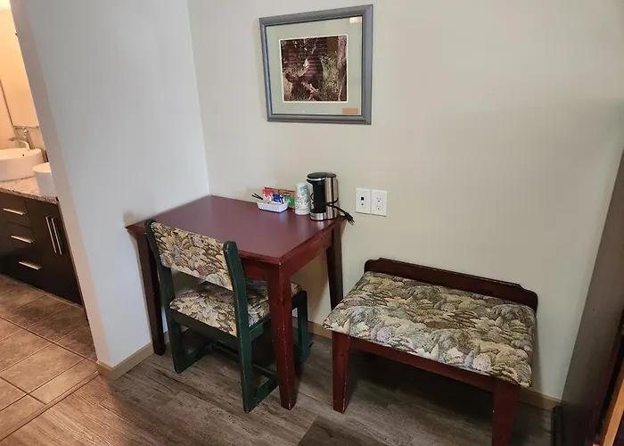 Waterton Lakes Lodge Resort