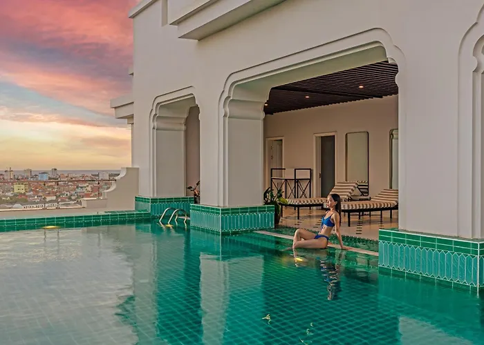 Rex Quang Binh Hotel