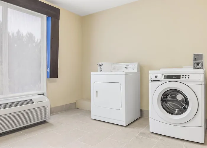 Holiday Inn Express & Suites - Hardeeville-Hilton Head By Ihg