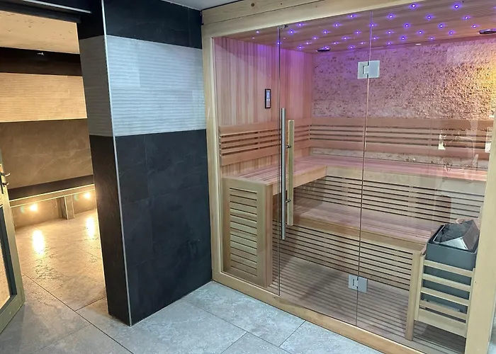Hotel Parc Les Cigognes