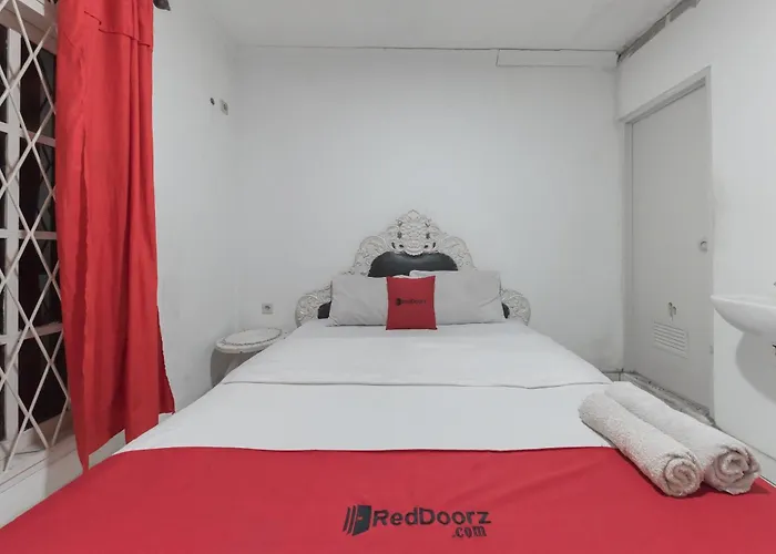 Reddoorz Near Terminal Pasir Hayam Cianjur