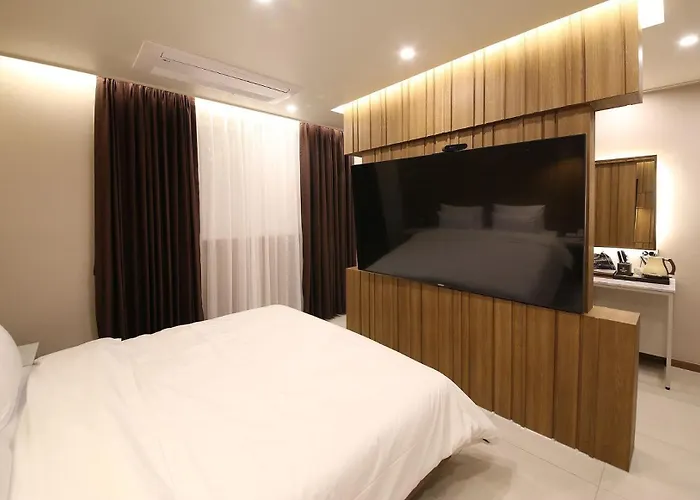 Brown Dot Hotel Sinan