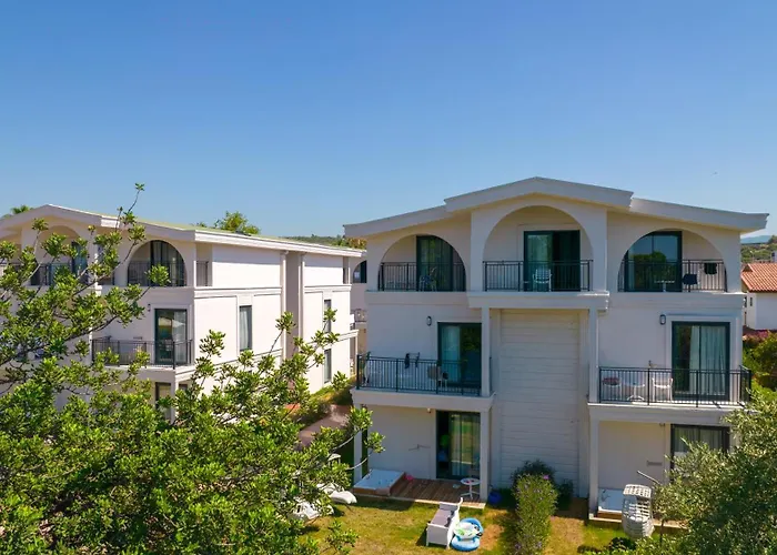 La Benata Beach Hotel