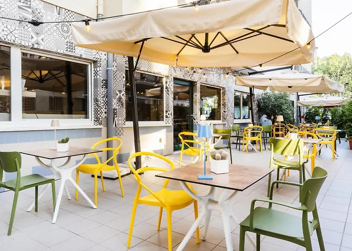 Adesso Hotel