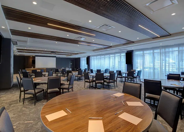 Homewood Suites By Hilton Montreal Downtown