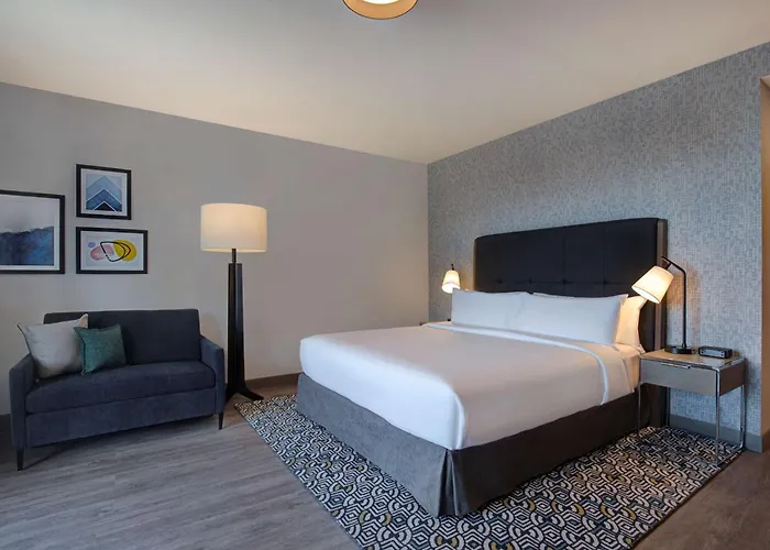 Homewood Suites By Hilton Montreal Downtown