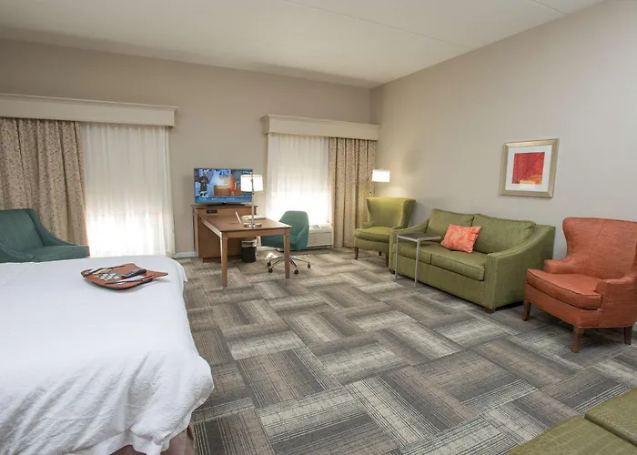 Hampton Inn & Suites Cincinnati-Union Centre