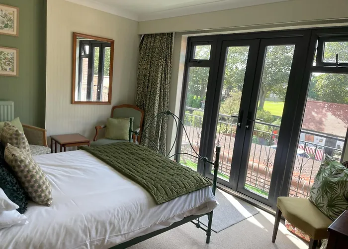 Knights Court Hotel