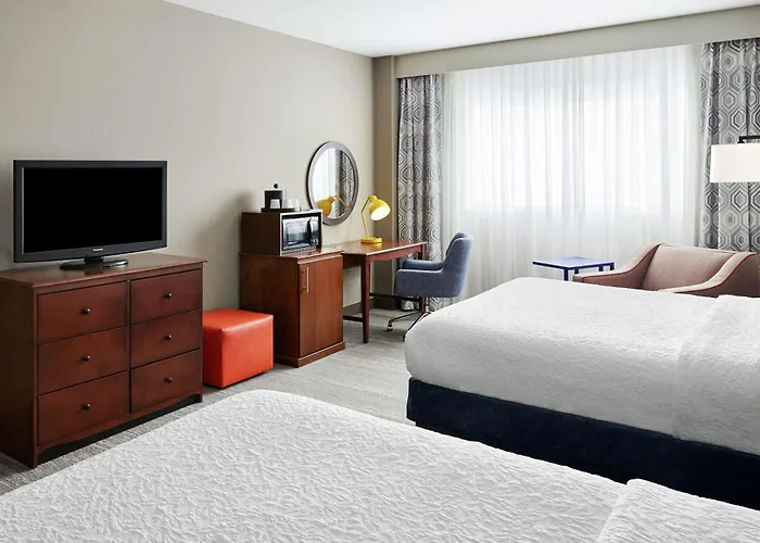 Hampton Inn & Suites Mt. Prospect
