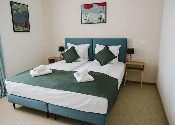 AVIOR Garni Hotel
