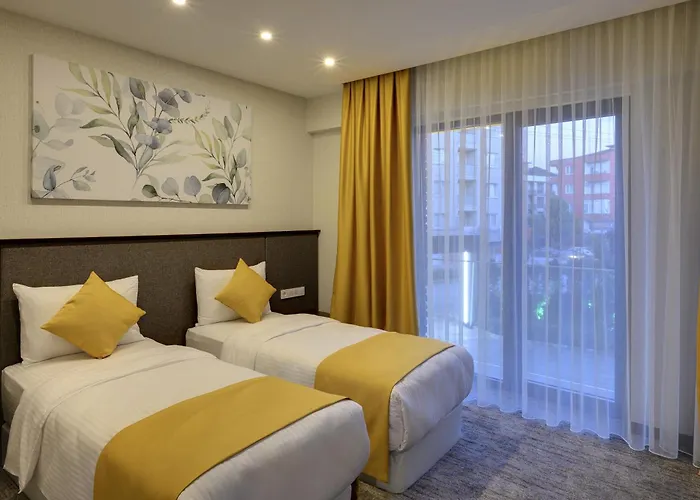 Leo Suites