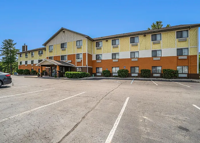 Days Inn & Suites By Wyndham Traverse City