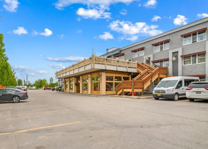 Clarion Hotel & Suites Fairbanks Near Ft Wainwright