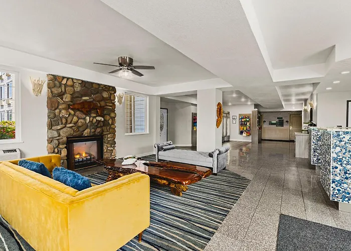 The Ashley Inn & Suites