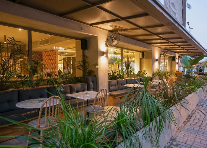 Bueyuek Hotel (Adults Only)