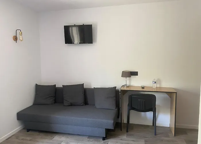 Logis Les Charmilles Chalon-Sur-Saone Sud