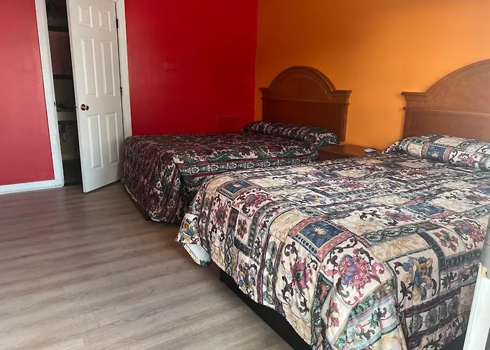 Pinelodge Motel