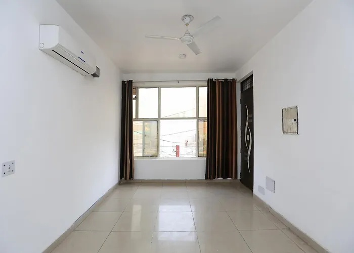 Oyo Mahak Residency