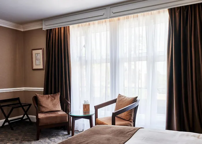 Warren House Hotel